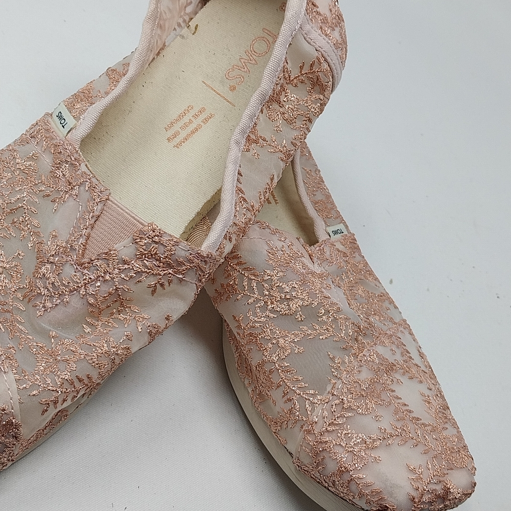 TOMS Alpargata Shoes Women's Size 8 US Rose Gold Pink Hibiscus Floral Lace